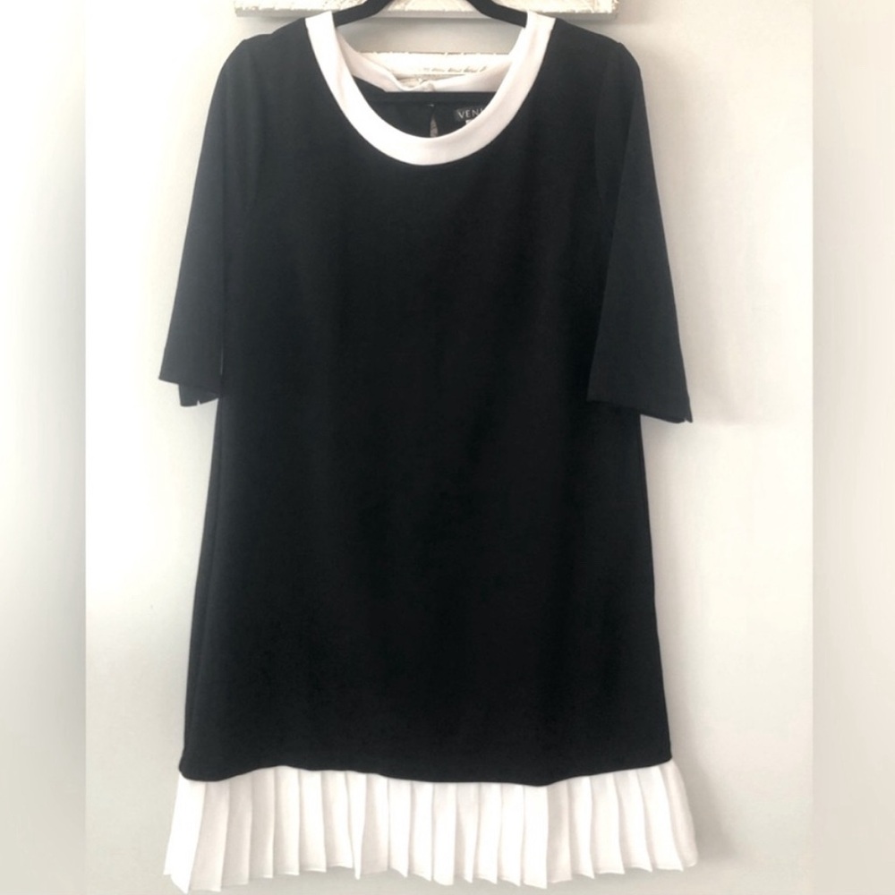 ❤️ 3/4 sleeve pleated hem mini sheath dress - Picture 5 of 9